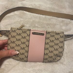 MICHEAL KORS BELT BAG